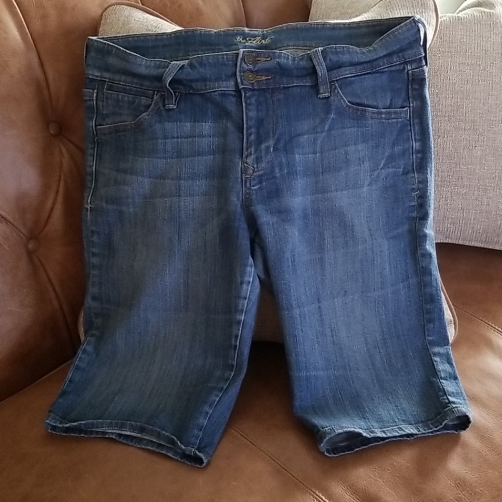EUC- Old Navy Bermuda Shorts